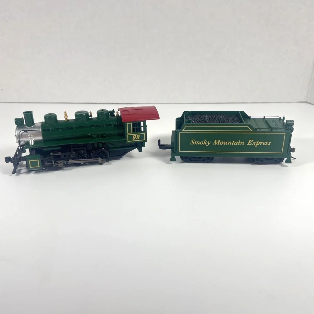HO Scale SMOKEY MOUNTAIN EXPRESS 0-6-0 Locomotive‎ & Tender Bachmann New 50402
